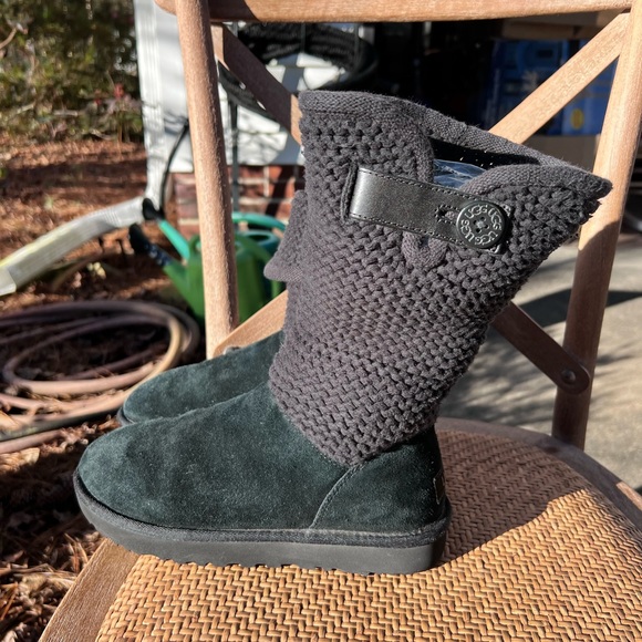 UGG Women's Shaina Ankle Boot - Picture 7 of 9